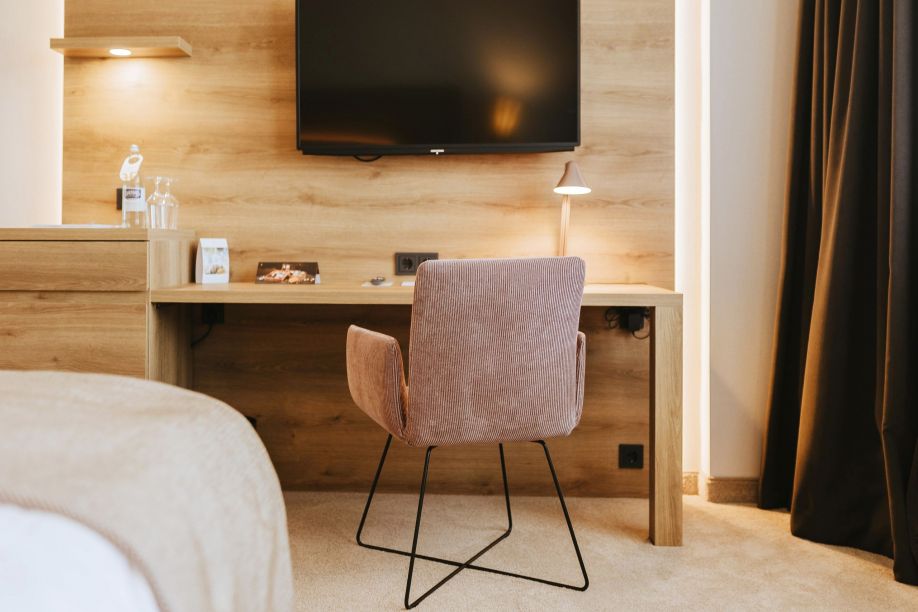 Blick auf den Schreibtisch im Zimmer Calm